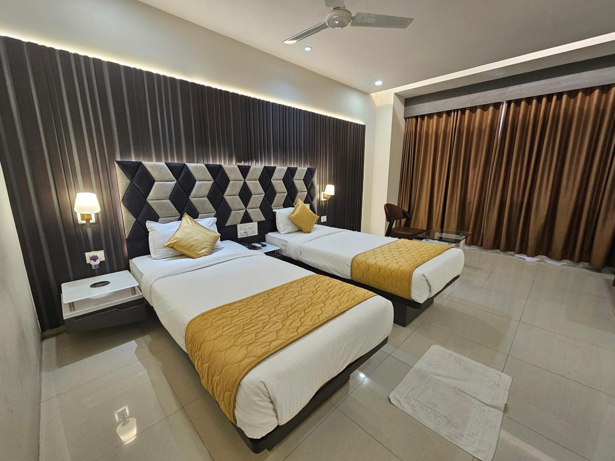 Hotel Grand Darshan Vadodara Exterior photo