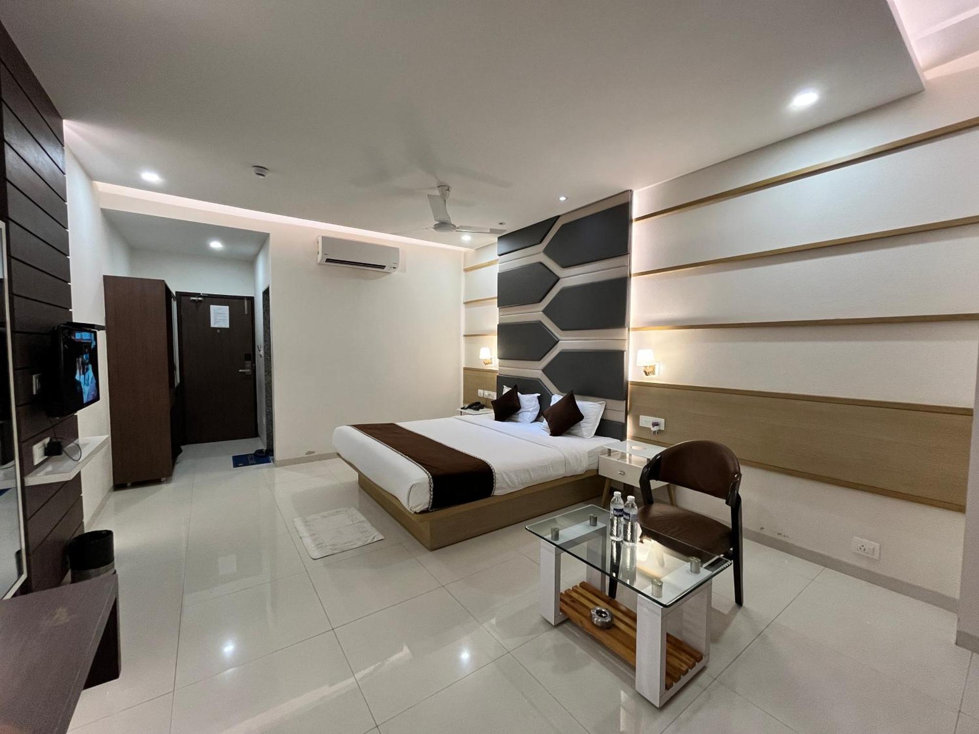 Hotel Grand Darshan Vadodara Exterior photo