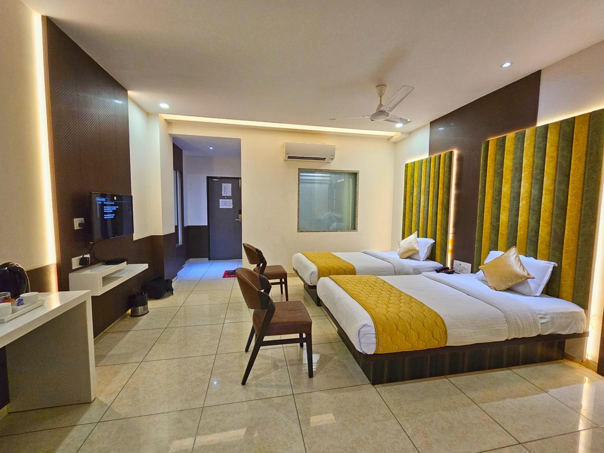 Hotel Grand Darshan Vadodara Exterior photo